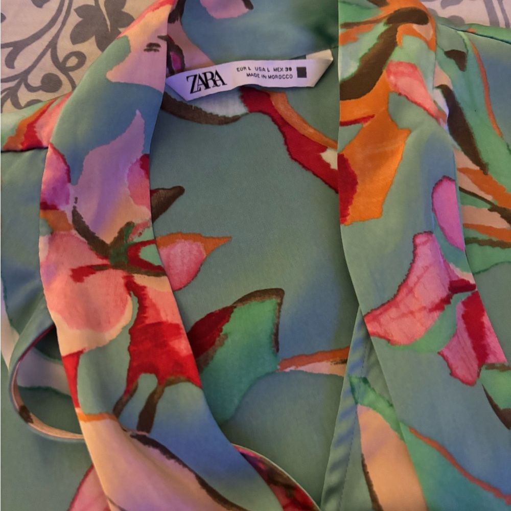ZARA Multicolor Floral Satin Blazer — Green Base with Pink & Red Accents